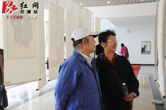 岳塘区50多幅书画“献礼”毛主席诞辰120周年