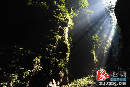 张家界探索户外旅游引关注 热心市民“送”来新发现