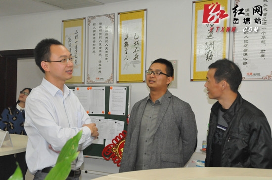 安仁县委宣传部到岳塘区考察、交流网络媒体发展（组图）
