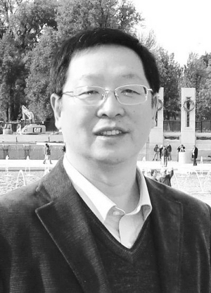 王牧。1995年起任南京大学教授、博士生导师。现为南京大学固体微结构物理国家重点实验室主任；中国物理学会常务理事；1999年起首批受聘教育部长江学者特聘教授。