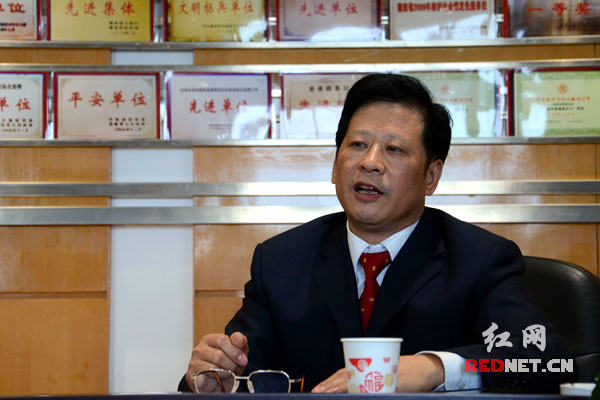湖南省民政厅党组成员、社会救助管理局局长李文玉接受红网专访，详解社会救助政策。