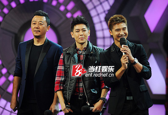 郭涛老婆低调露面护儿田亮否认叶一茜陪录爸爸