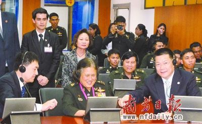 昨日，泰国诗琳通公主访问广东外语外贸大学，参观同声传译教学。南方日报记者 王辉 摄