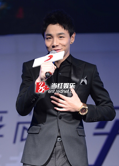 李尚尚绿色出行忙通告 被赞誉“新人王”谦虚回应