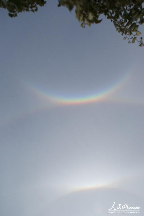 内蒙古天上出现”3个太阳“ 赤峰天空现奇观(图)