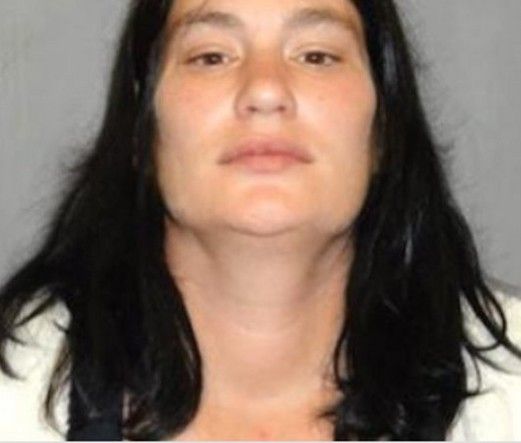 因为男友不肯吃麦当劳,克莉丝朵愤而开车辗过他3次。