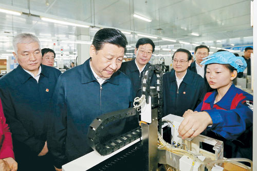 在长沙考察蓝思科技