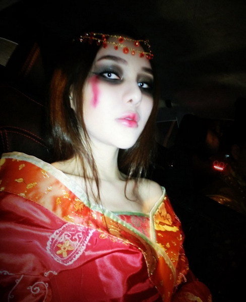 郭美美自晒僵尸造型