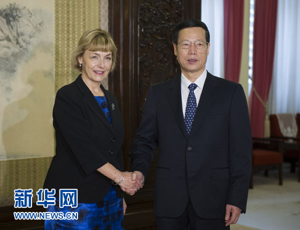  11月6日，中国国务院副总理张高丽在北京中南海紫光阁会见克罗地亚第一副总理兼外交和欧洲事务部部长普希奇。新华社记者 谢环驰 摄