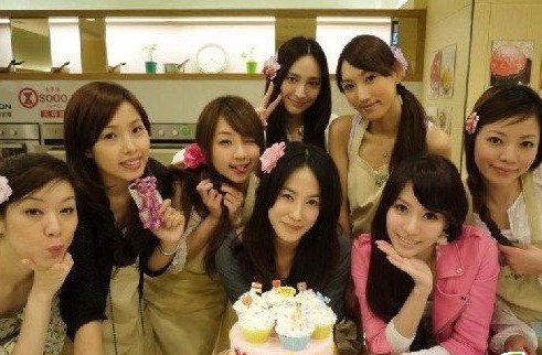 揭待产辣妈吴佩慈：组团拜金 最爱情趣话题