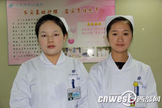夺刀救人的90后护士刘秋兰（左）和邓琼月。