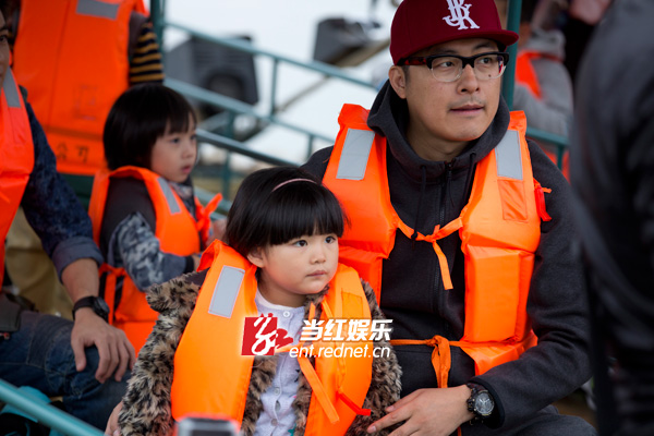 《爸爸去哪儿》爸爸变身捕鱼达人