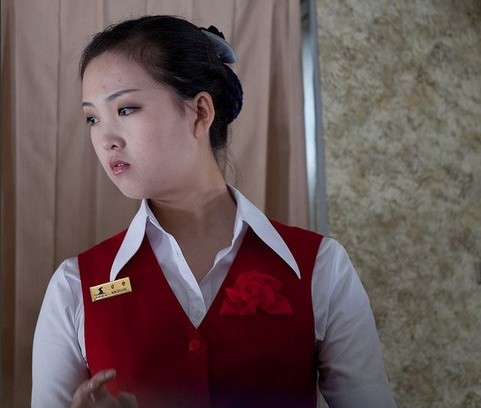 朝鲜空姐或受金正恩指示换新装：裙子变短