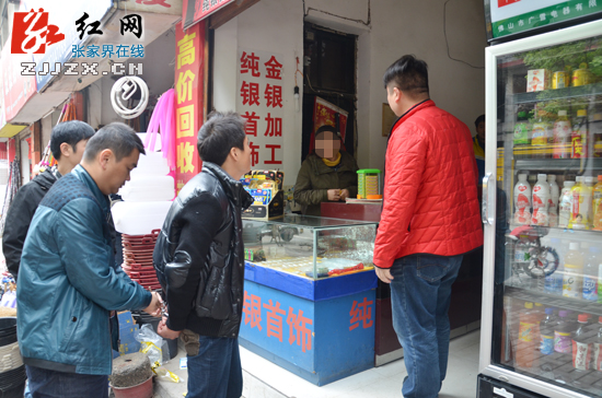 张家界公安机关破获系列飞车抢夺、抢劫案件