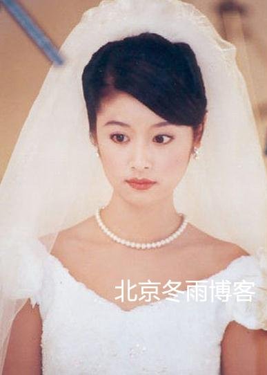 网曝林心如早年婚纱照清纯