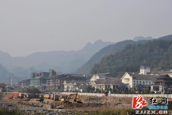 张家界魅力湘西游客中心火热建设中  总投资2.5亿元