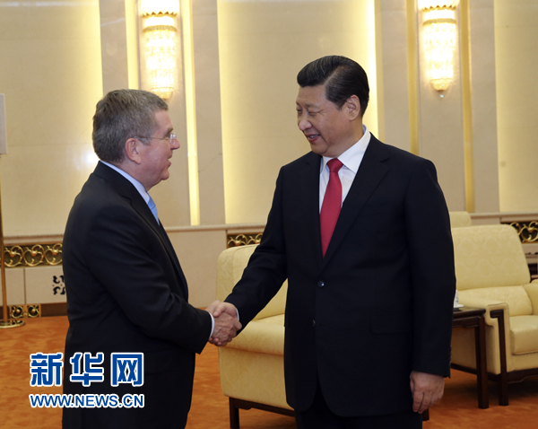 11月19日，国家主席习近平在北京人民大会堂会见国际奥委会主席巴赫。 新华社记者丁林摄