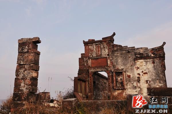 武陵源宝峰山胜景醉人 张家界户外旅游前景广阔