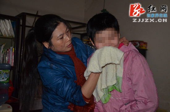 张家界平凡教师刘亚琴用爱谱写