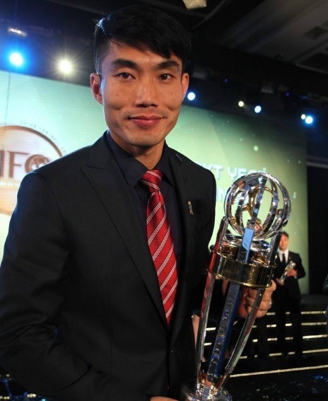 [视频]郑智荣膺亚洲足球先生 英文发表获奖感言