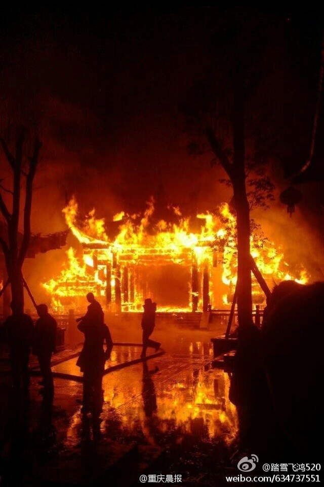 亚洲第一风雨廊桥失火被烧毁