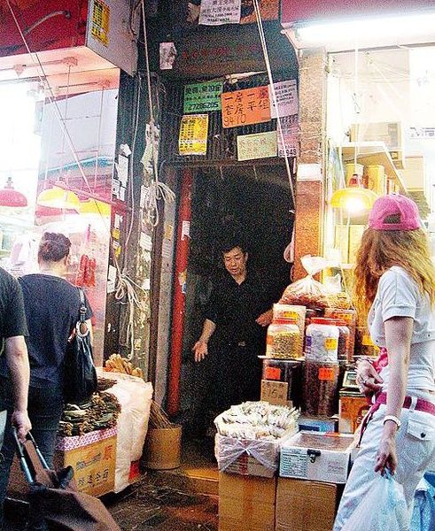 实拍广州大学城大学生蜗居 500元\/月