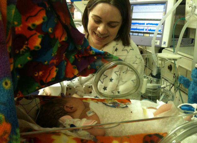 弗莱迪出生时曾缺氧足足20分钟,一度徘徊在死亡的边缘