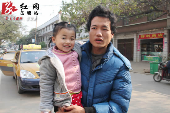 东坪派出所霞光西路发现一走失女童（续）：已回家