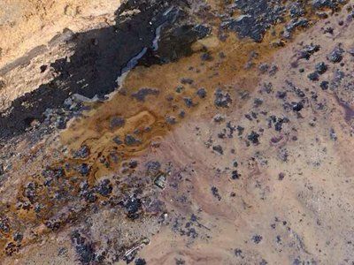 两油罐车相撞致南六环拥堵