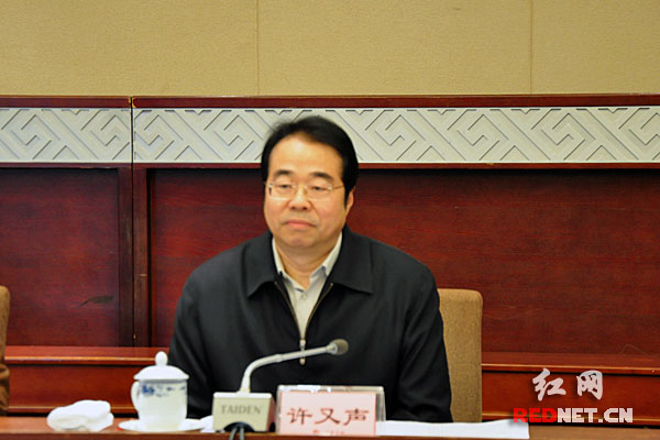 湖南省委常委、省委宣传部部长、省社科联主席许又声表示，要努力推动全省进一步兴起学习宣传贯彻三中全会精神的热潮。