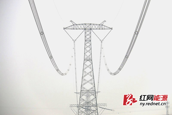 溪浙特高压工程湘6标段全线架通。