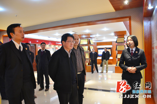 杨光荣深入张家界市人民检察院调研