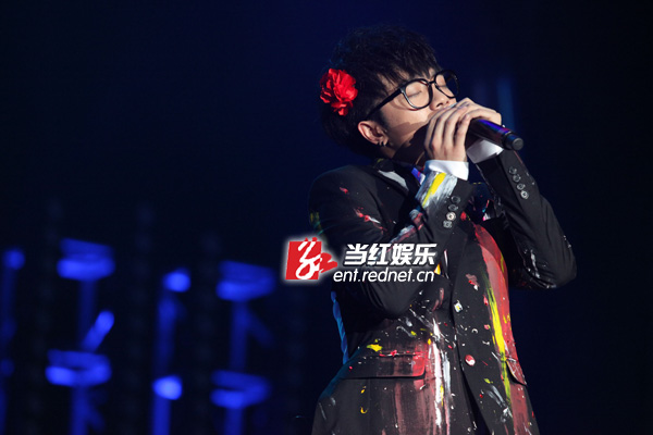 华晨宇深情演唱