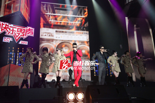 范世琦居来提表演《莫妮卡》