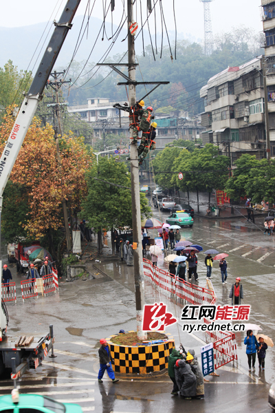 吉首城区人口_吉首市政协委员视察城区教育布局情况(2)