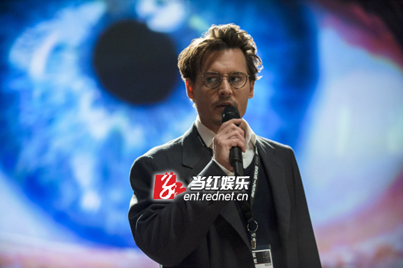 德普饰演科学家讲述“超验骇客”