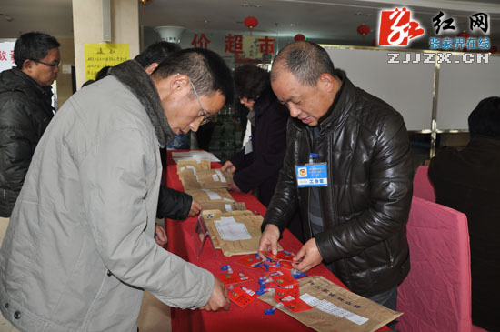 张家界：政协委员报到第一天 新会新气象