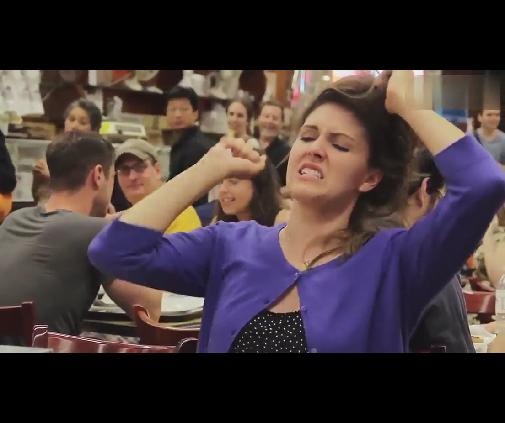 [视频]史上最没节操的快闪《妹子餐馆齐声乱叫