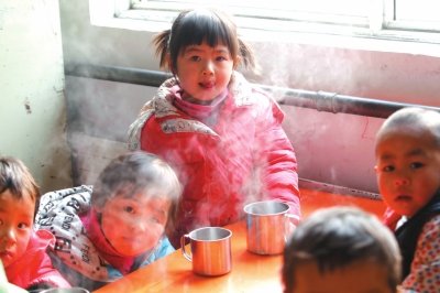 北京打工子弟学校因拆迁断电 784名学生挨冻