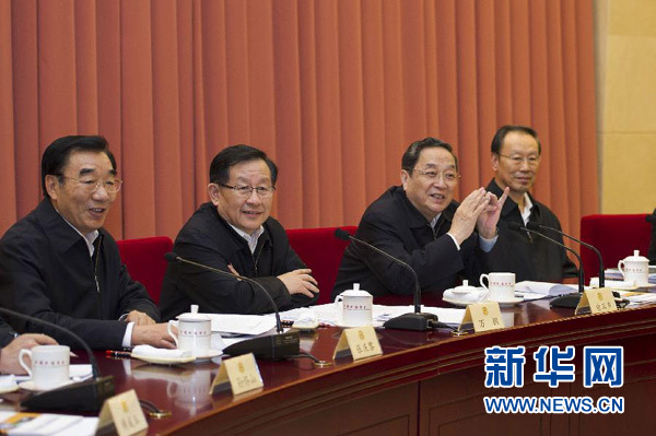 12月24日，全国政协在北京召开双周协商座谈会，围绕“加强汽车尾气治理、减少城市大气污染”建言。全国政协主席俞正声主持会议并讲话。 新华社记者 谢环驰 摄