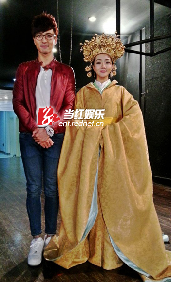 《爱4》邓家佳王传君穿越剧照