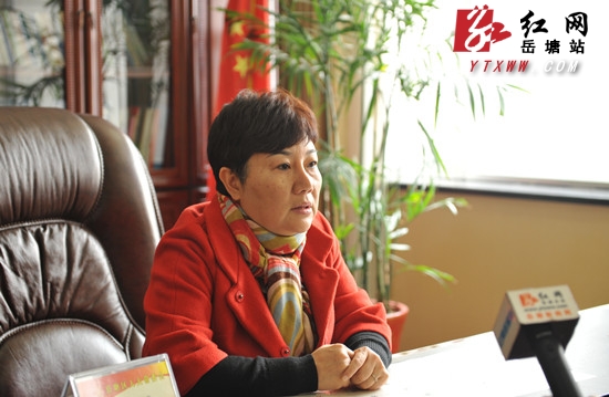 朱卓英接受岳塘新闻网专访 谈特色说民生