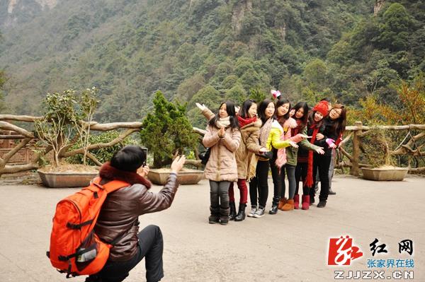 张家界核心景区迎来“世界遗产免费开放周”客流小高峰