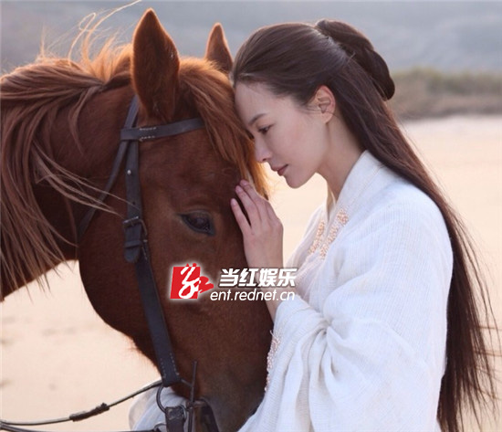 徐麒雯白衣似仙女