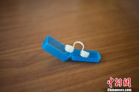 据介绍，该款“隐形口罩”便于空气过滤的同时也能减少呼吸阻力。李骥 摄