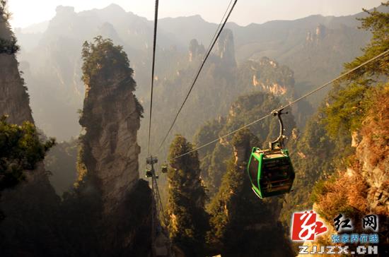 阳光好风景美 八方客新年喜游张家界