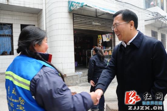 【警视窗】胡志文深入党建联点永定区后溶街社区调研