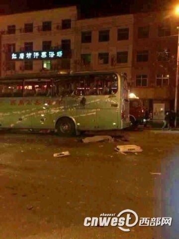 蒲城大巴爆炸事故死亡人数上升至5人，其中4名死者身份已得到确认。