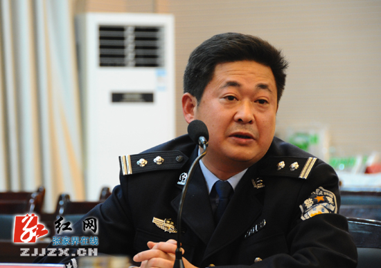 【警视窗】胡志文听中青年骨干民警讲真话说实话