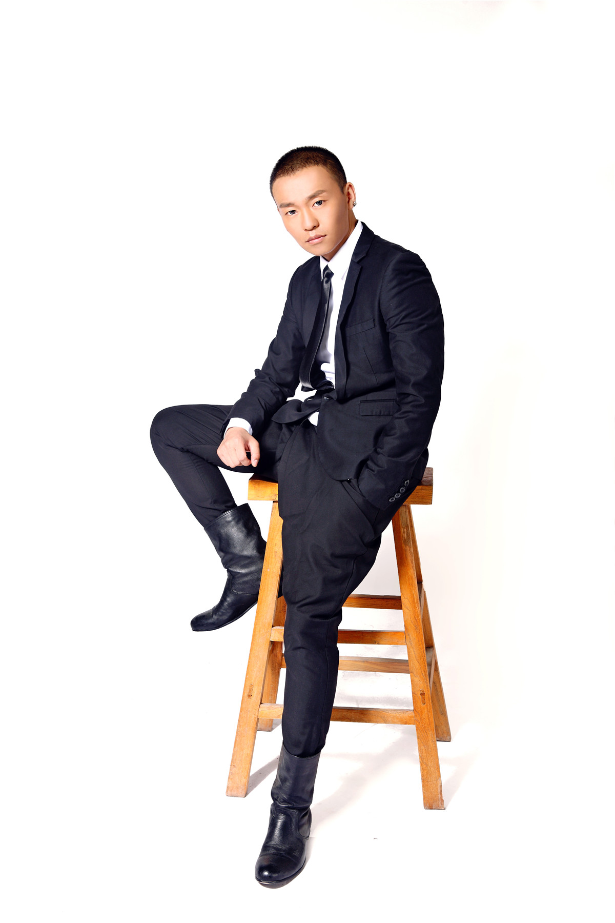 音乐人、歌手丁于